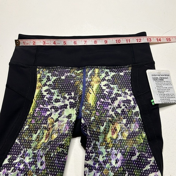 NWT Lululemon Run: Top Speed Crop Full-On Luxtreme
Floral Sport Blue Multi Black - Picture 10 of 12